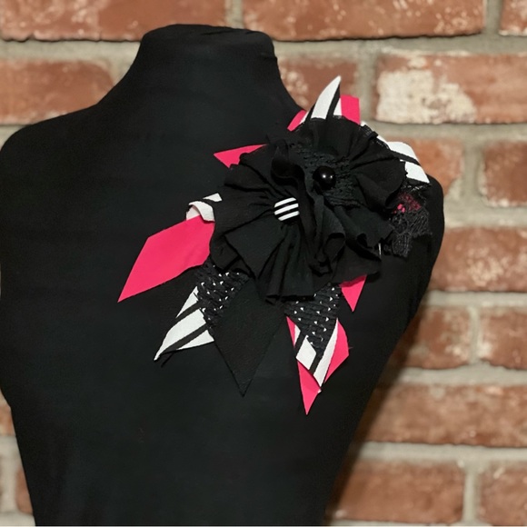 SOLD Custom Made Flower Pins - Picture 7 of 8